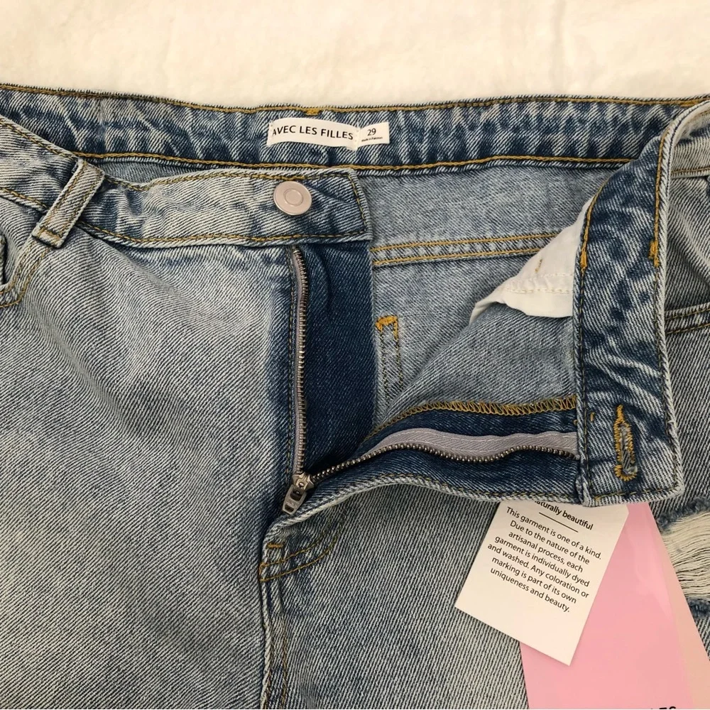 AVEC LES FILLES JEAN SHORTS SIZE 29 HIGH WAIST RAW HEM DISTRESSED NWT - Picture 6 of 14
